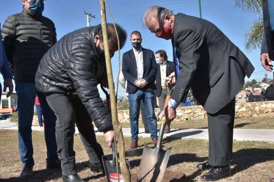 Plantaron árboles para recordar a Juan Domingo Perón en el aniversario de su fallecimiento