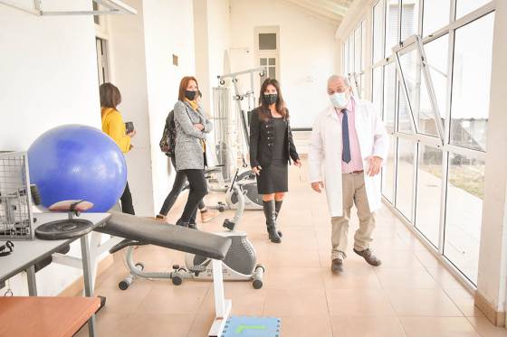 Elena Cornejo recorrió las instalaciones del Centro de Rehabilitación Física