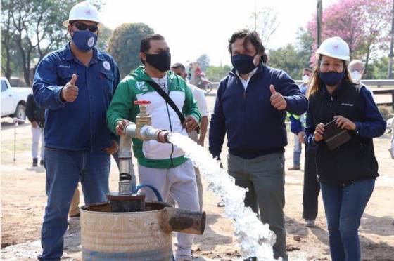 El Gobernador verificó el fin de obra del pozo de agua de Tartagal