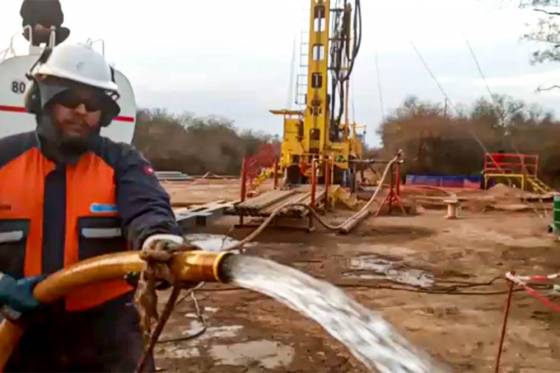 Finalizó la construcción de uno de los dos pozos de agua para Los Blancos