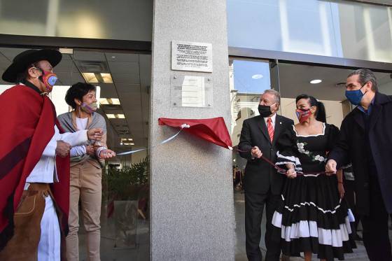 Reconocieron la trayectoria de Marina y Hugo Jiménez, creadores del Ballet Salta