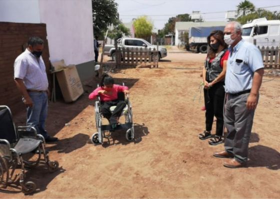 El Gobierno amplía contención a familias en situación vulnerable de Las Lajitas