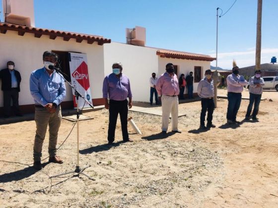 Diez familias de Molinos recibieron su casa