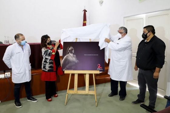 Campaña fotográfica de prevención y lucha contra el cáncer de mama en el hospital San Bernardo