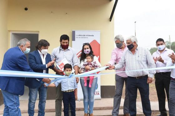 En El Jardín 10  familias se convirtieron en nuevas propietarias de sus viviendas