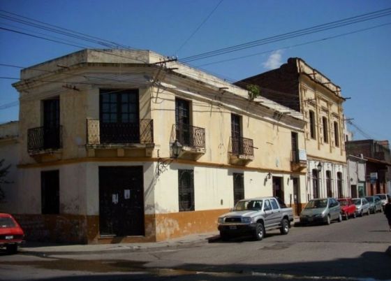 Realizarán obras de apuntalamiento en el edificio de la escuela Uriburu