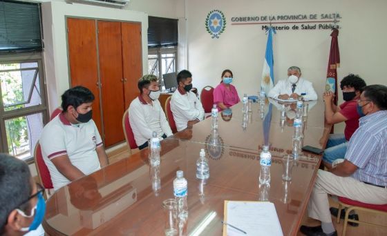 Voluntarios de la Escuela Técnica de Campo Quijano fabricarán sillones portátiles para el programa de Odontología