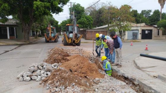 En Tartagal se construye un acueducto hasta el hospital Perón