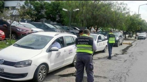 AMT controlará que todos los choferes de taxis y remises estén declarados en las licencias