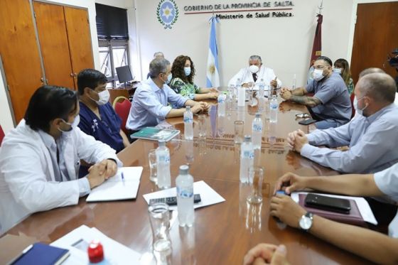 Los hospitales mantendrán un sector destinado a pacientes con COVID-19