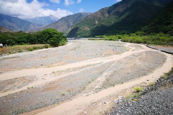 Minería promueve la explotación responsable de áridos en diversos municipios