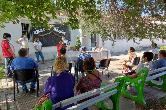 Usuarios del centro Marq’ay realizaron una muestra artística por fin de año