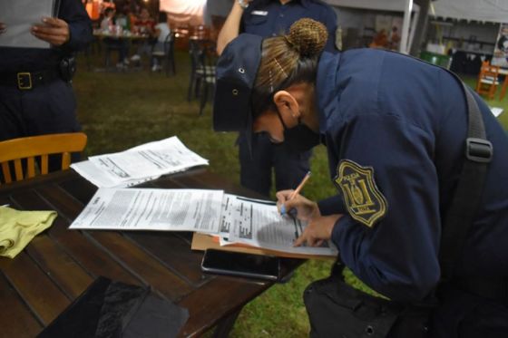 La Policía labró ayer 300 infracciones por incumplimientos a las medidas de seguridad sanitaria