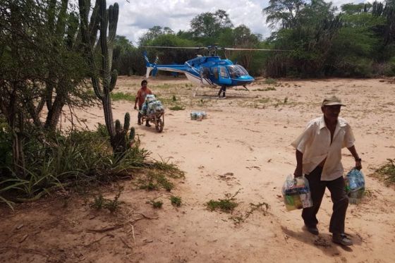 Asisten vía aérea a comunidades de General Ballivián