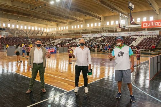 Salta promueve el desarrollo del Béisbol 5