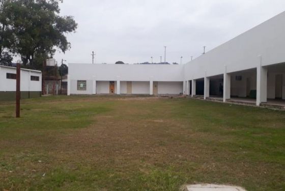 Obras de refacción en la escuela Sargento Cabral de Campamento Vespucio