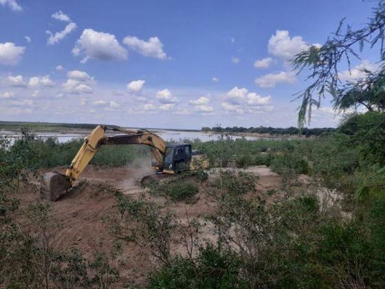 Continúan las obras de defensa y el monitoreo en el río Pilcomayo