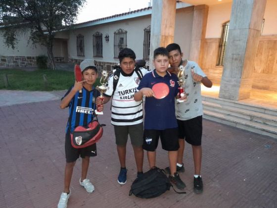 El equipo de ping pong del Parque de la Familia campeón del torneo provincial