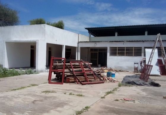 Obras para terminar una escuela de educación especial en Coronel Solá