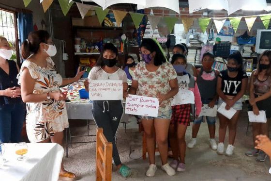 Vecinas del barrio Juan Manuel de Rosas participaron en el taller “Mujeres en la historia”