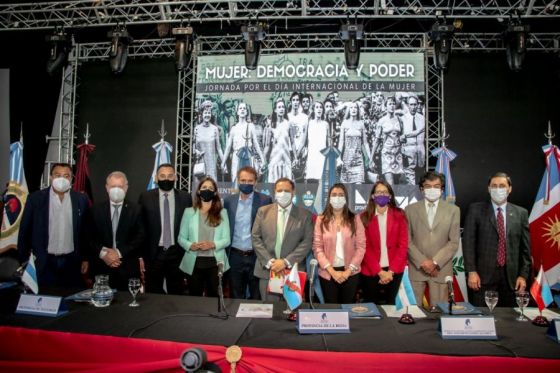 Marocco participó en La Rioja de la jornada “Mujeres: democracia y poder”