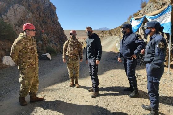 Policías de Salta se capacitan para operaciones especiales en alta montaña