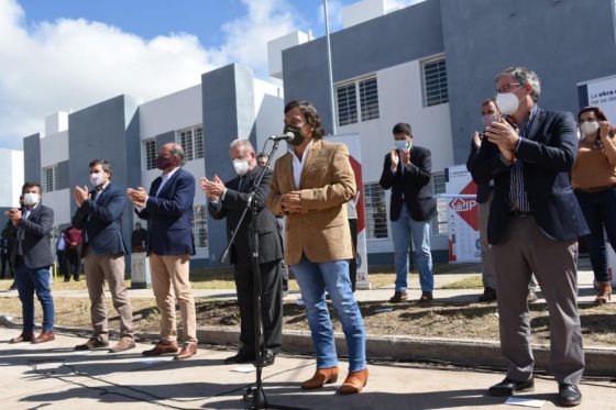 Sáenz: “En un año de gestión ya cumplieron el sueño de la casa propia más de 1.200 familias”