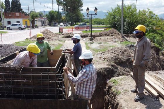 Aguas del Norte finalizó la obra de optimización del sistema de cloacas en el río Arias