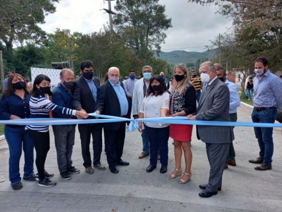 Inauguraron pavimento articulado en calles de La Caldera