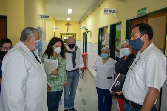 Autoridades de Salud recorrieron hospitales de Salvador Mazza y Aguaray