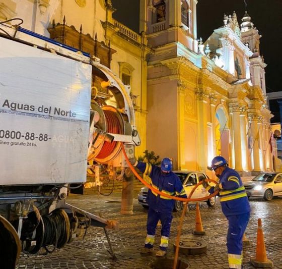 Aguas del Norte realiza la limpieza preventiva de los sistemas de saneamiento