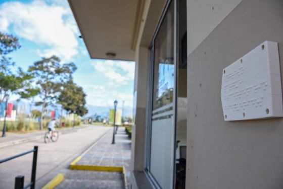 Instalaron cartelería en Braille en el Parque Bicentenario