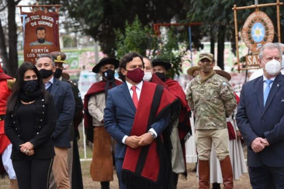 El gobernador Sáenz encabezó el inicio de los homenajes al General Güemes