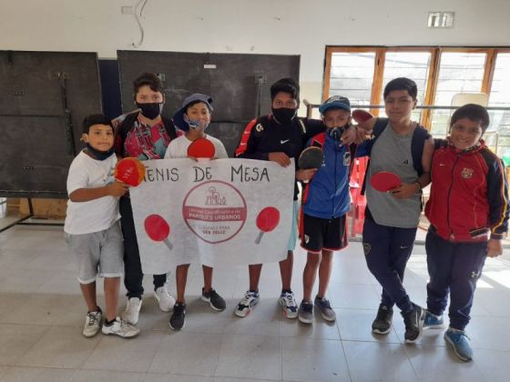 Exitoso desempeño del equipo de tenis de mesa del Parque de la Familia