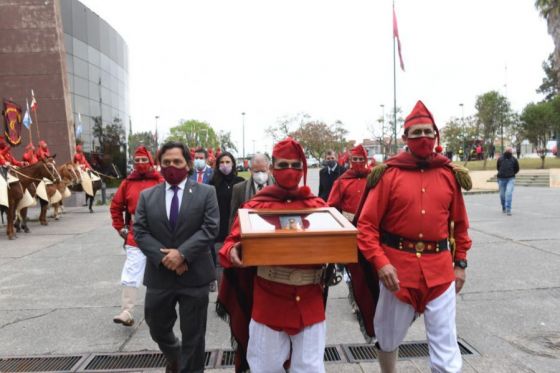 El Pretal de Plata del general Güemes fue recibido por el gobernador Sáenz