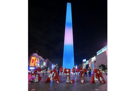 El Obelisco de Buenos Aires iluminado en honor a Güemes