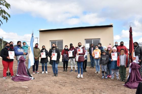 Familias de El Bordo recibieron soluciones habitacionales