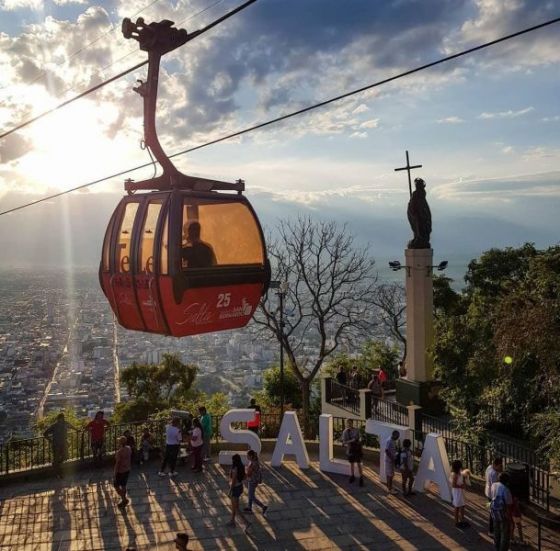 En la cima del cerro San Bernardo hoy continuará la vacunación contra COVID-19