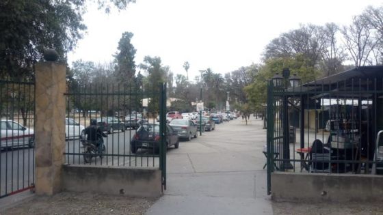 El hospital Miguel Ragone instaló un vacunatorio en el parque San Martín