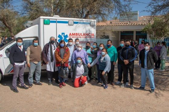 El Gobierno entregó una nueva ambulancia para el hospital de Rivadavia Banda Sur