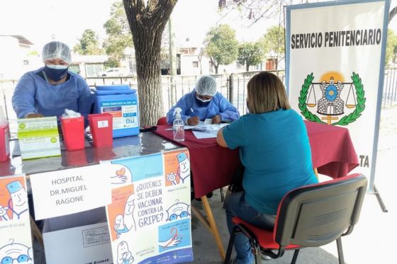 Vacunan contra la COVID- 19 los días de visita en el Penal de Villa Las Rosas