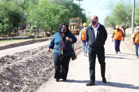 Agua para 70 familias y nueva plaza en Betania y obra de adoquinado en Cobos