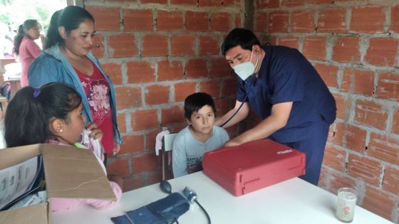 Profesionales brindaron atención médica en la costa del río Tarija