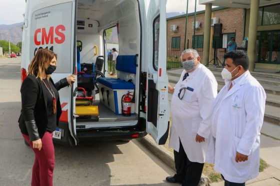 El hospital de Cafayate incorporó una nueva ambulancia de alta complejidad