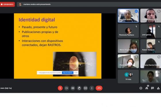 Docentes rurales se capacitan para acompañar a estudiantes en sus entornos digitales