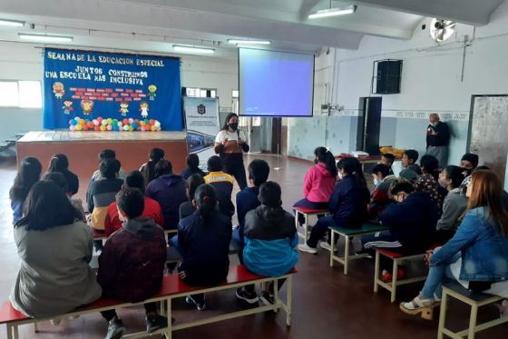 Estudiantes del barrio Santa Lucía se comprometieron a prevenir el Grooming