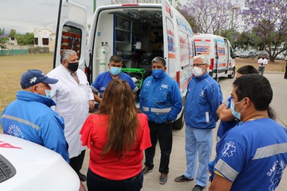 Esteban: “Las ambulancias mejorarán la calidad asistencial y el tiempo de evacuación para un traslado inmediato”