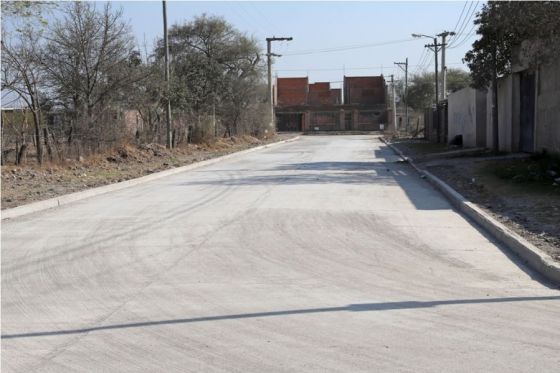 Pavimentaron el acceso a barrio Las Tunas de Cerrillos