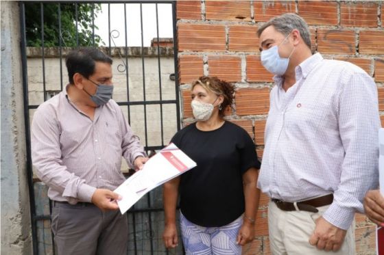 Cincuenta familias de La Lonja recibieron las escrituras de sus terrenos