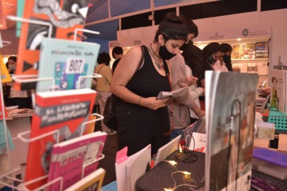 Con gran éxito comenzó la XI Feria del Libro de Salta